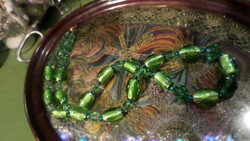 54 cm-es , zöld kristály és kézműves , üveg gyöngyökből álló nyaklánc .