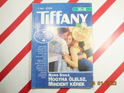 Tiffany újság, regény, füzet