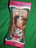 Antik ARI baba "MINI DOLL" bontatlan csomag plasztik hajas játék baba a képek szerint