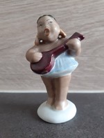 Aquincum mandolinon játszó mulatt nő