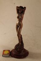 Nude statue 175
