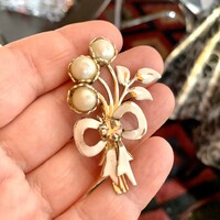 Lily of the valley vintage metal brooch, beautiful old pin, nice vintage pin, from the 1970s
