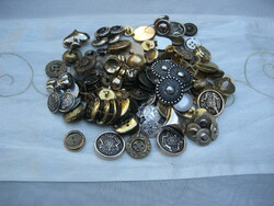Metal and metal effect buttons