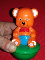 Régi mackó maci medve plasztik  "KELJ FEL JANCSI " játék figura jó állapot a képek szerint