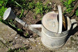 Old galvanized (tin) watering can for sale! 5 Liter