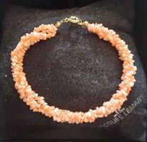 Special 3-row, twisted salmon coral bracelet with gold-plated fittings