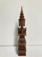 Régi fából faragott thai buddha szobor