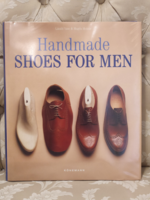 A kézzel varrott férficipő / angol nyelvű kiadás