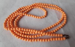 Retro orange string of beads