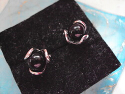 Silver hallmarked special earrings with onyx buttons