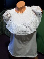 Romantic lace blouse/t-shirt size S