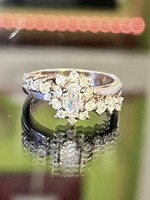 Dazzling silver ring with cubic zirconia stones