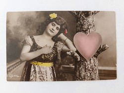 Régi képeslap 1908 fotó levelezőlap hölgy szív