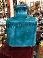 Kerezsi Gyöngyi szögletes kerámia vázája, szignált, 23 x 16 cm-es