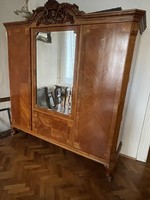 1900-as évek elején készült faragott intarziás cseresznyefa hálószoba bútor