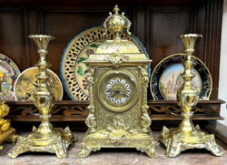 Antik gazdagon díszített restaurált asztali - kandalló óra - szett