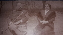 1915. Antik vastag kartonon. SCULTÉTY GYULA csendór főhadnagy Feleségével DUNASZERDAHELY