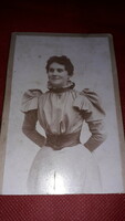 Antik cc.1910 vastag karton művészfotó szépséges fiatal hölgy portré félalakos a képek szerint