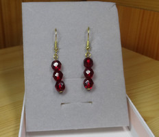 Preciosa lead crystal earrings made of 6 mm pearls.