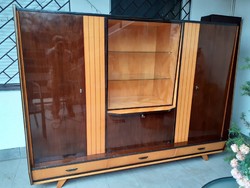 Mid-century (századközepi) retro szekrény (ma:165 cm, mé:65 cm, h:220 cm), 135 ezer Ft