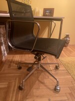 Eames mesh meeting chair
