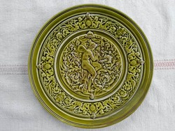 Schütz cilli (1870 -1900) historicizing wall majolica decorative plate, 27 cm diameter