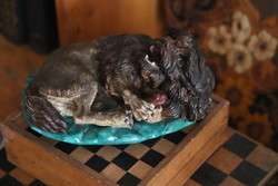 18 századi Meissen stílusú porcelán kutya szobor