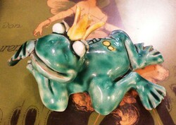 Zsuzsa Morvay ceramic frog king