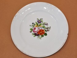 1863-as festett virágmintás Alt Wien tányér