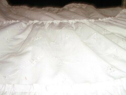 Beautiful women's vintage ruffled snow-white madeira lined skirt