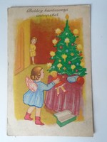 D195324  Régi képeslap - Karácsony - 1940k  angyal hozza az ajándékot a fa alá