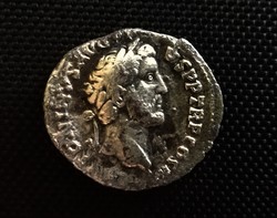 Antoninus Pius és Marcus Aurelius ezüst denar. Dupla portrés.