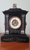 Lion desk clock with many special Roman dials