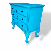 Antique Provençal chest of drawers with lion legs