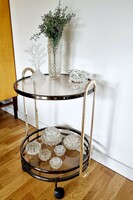 Vintage zsúrkocsi füstüveg polcokkal, LV 076