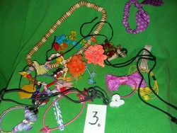 Retro girly toy package toy necklaces, bracelets pearl pendants many pieces in one according to pictures 3.