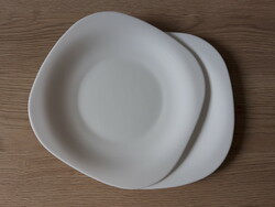 2 snow-white Luminarc porcelain cake plates