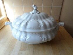 Herendi fehér porcelán leveses tál (tető fogójánál hibás)