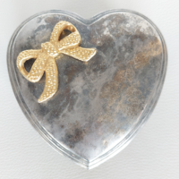 From 163T.1 HUF heart-shaped thick silver-plated alpaca bonbon holder with gilded bow 297g