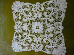 Beaten lace tablecloth 32892/3