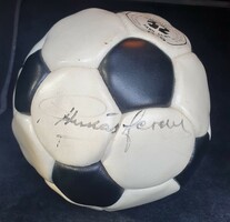 Vintage leather ball signed by Ferenc Puskás! A real rarity! Original signature! Nah!