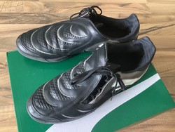 Puma men's leather soccer shoes