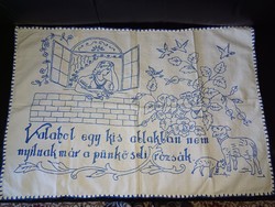 Old folk embroidered wall protector