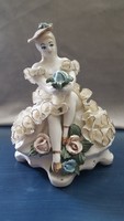 Ritka - nő fodros szoknyában rózsákkal - porcelán szobor!