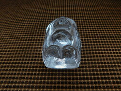 Solid glass leaf weight