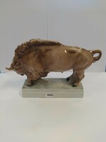 Zsolnay porcelán  álló bölény bika