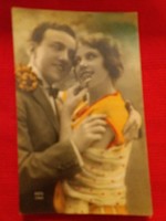 Antik 1930.Retusált képeslap fotó fiatal pár színes fotó szép állapotban a képek szerint