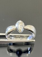 Gorgeous silver ring with zirconia stones