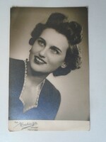 Za451.108 Photo of a lady - from the studio of Béla Ábrahám in Békéscsaba 1940-50's