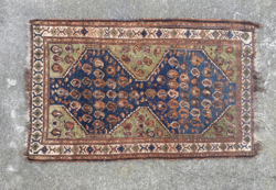 Hand-woven oriental rug 79 x 126 cm